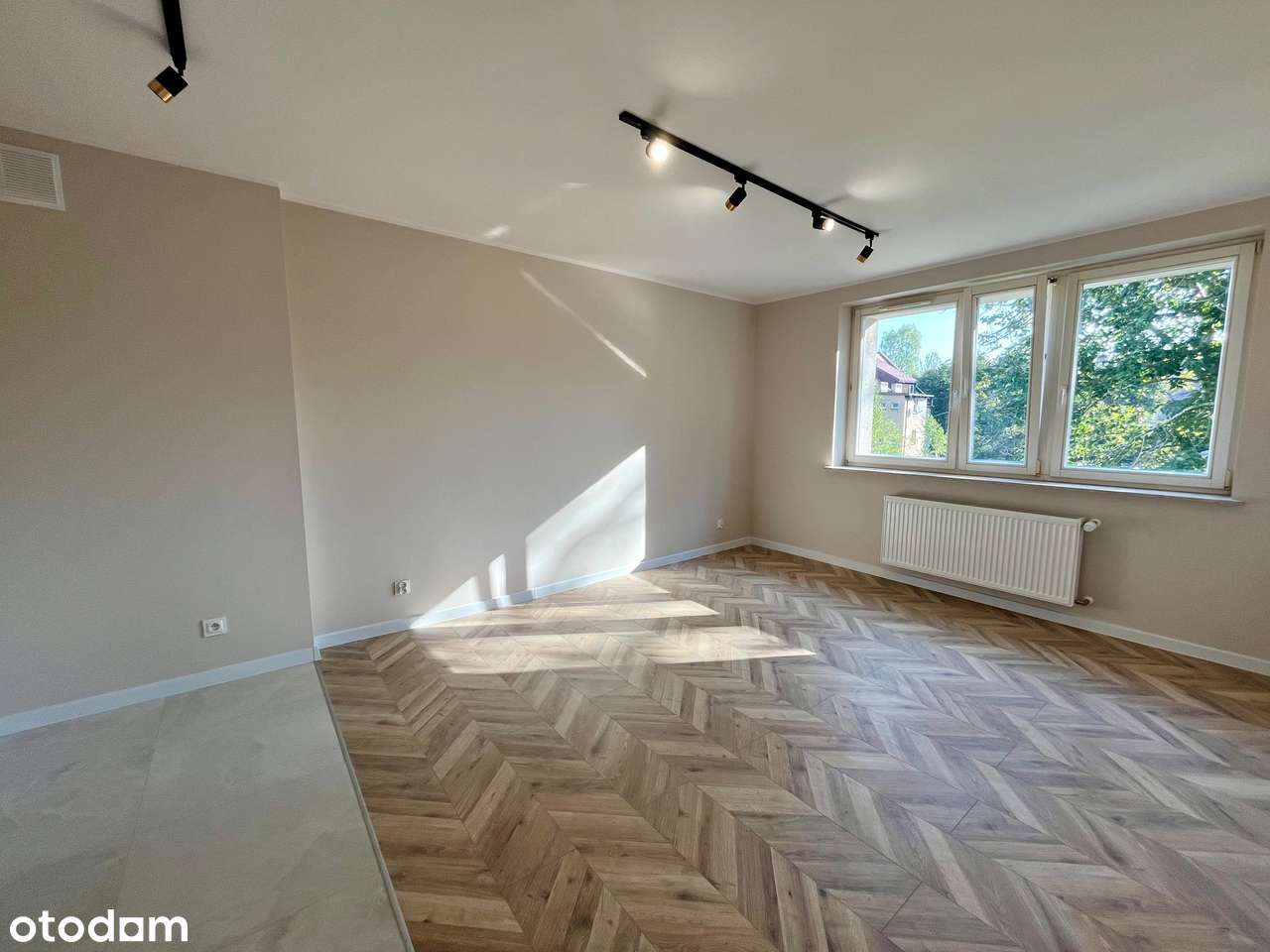Styl i komfort – świeżo wykończone mieszkanie z niskim czynszem-2