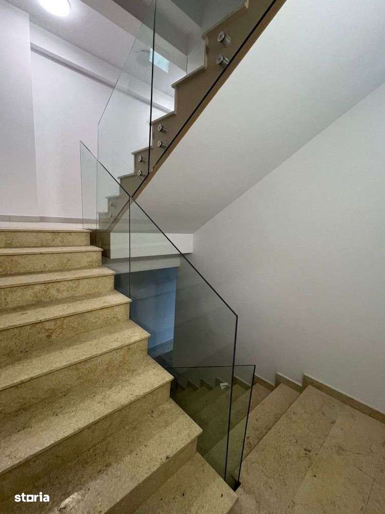 Apartament 3 camere , bloc nou , strada Zăvoaie-5