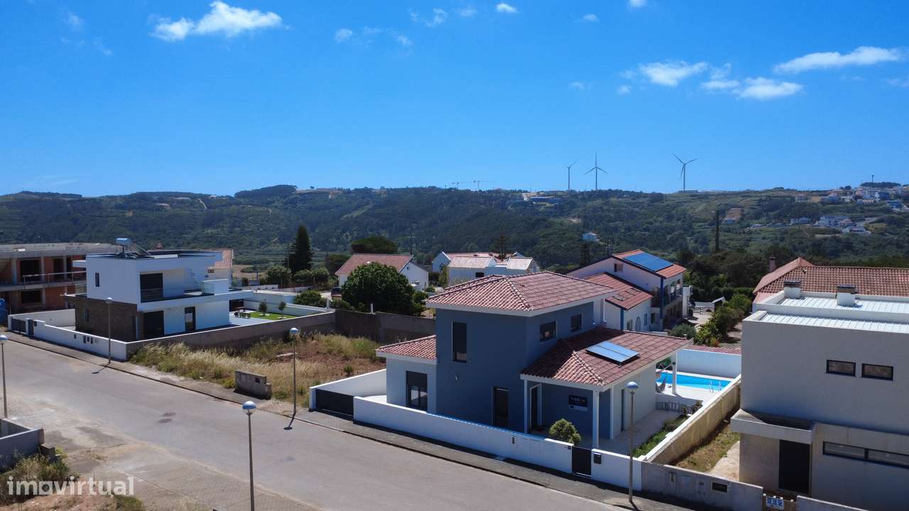 Moradia Isolada T3 com Garagem e Vista Mar, a 3 minutos da Praia-30