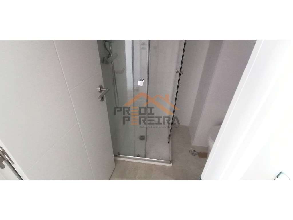 Apartamento T3 totalmente remodelado - Santo António dos Cavaleiros... - Grande imagem: 5/24