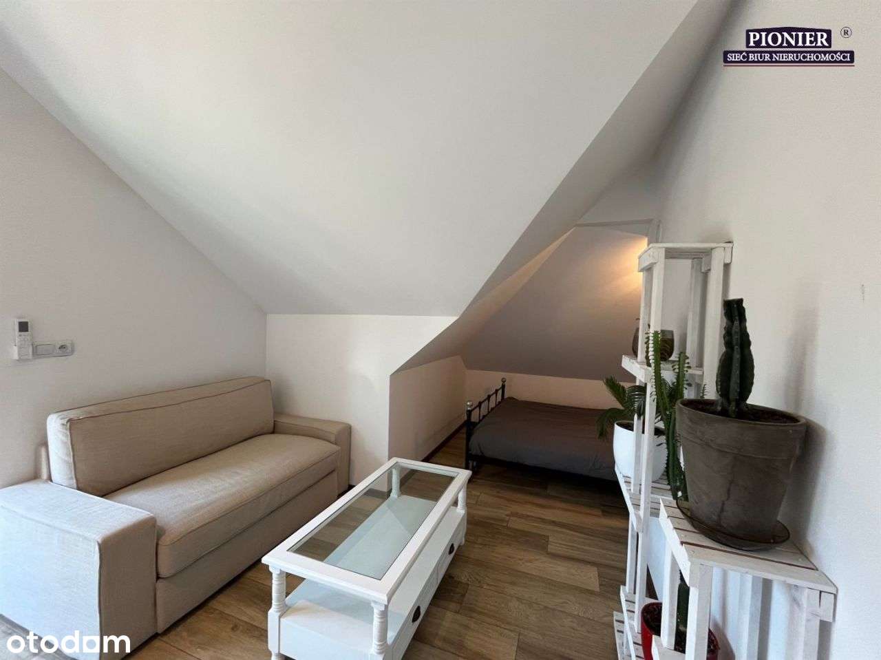 Komfortowy Dom Parterowy Z Poddaszem Użytkowym-13