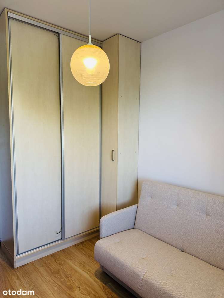 2. Pokoje, duży balkon, cicha okolica.-7