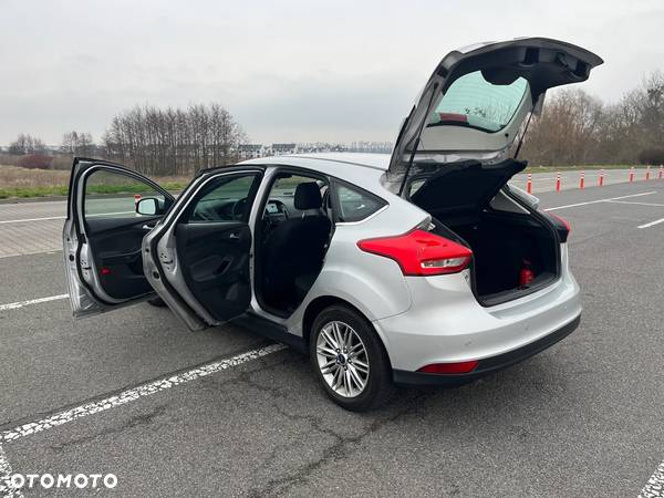 Ford Focus 1.5 TDCi SYNC Edition - 13