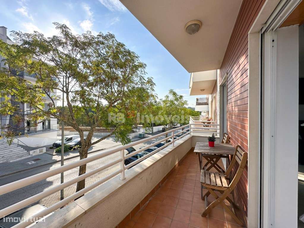 Apartamento T3 c/ Garagem, Sótão e 2 Varandas - Santarém-2