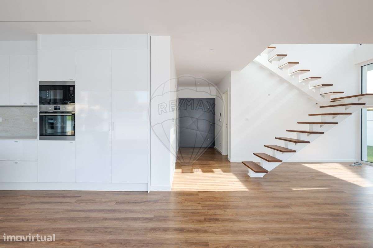 Moradia T4 para venda-9