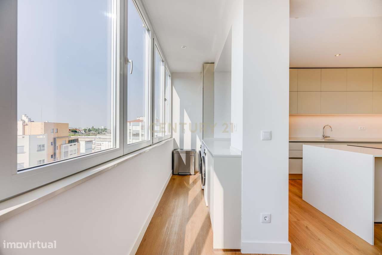 Fantástico T4 Alvalade com varandas, estacionamento e arrecadação-40