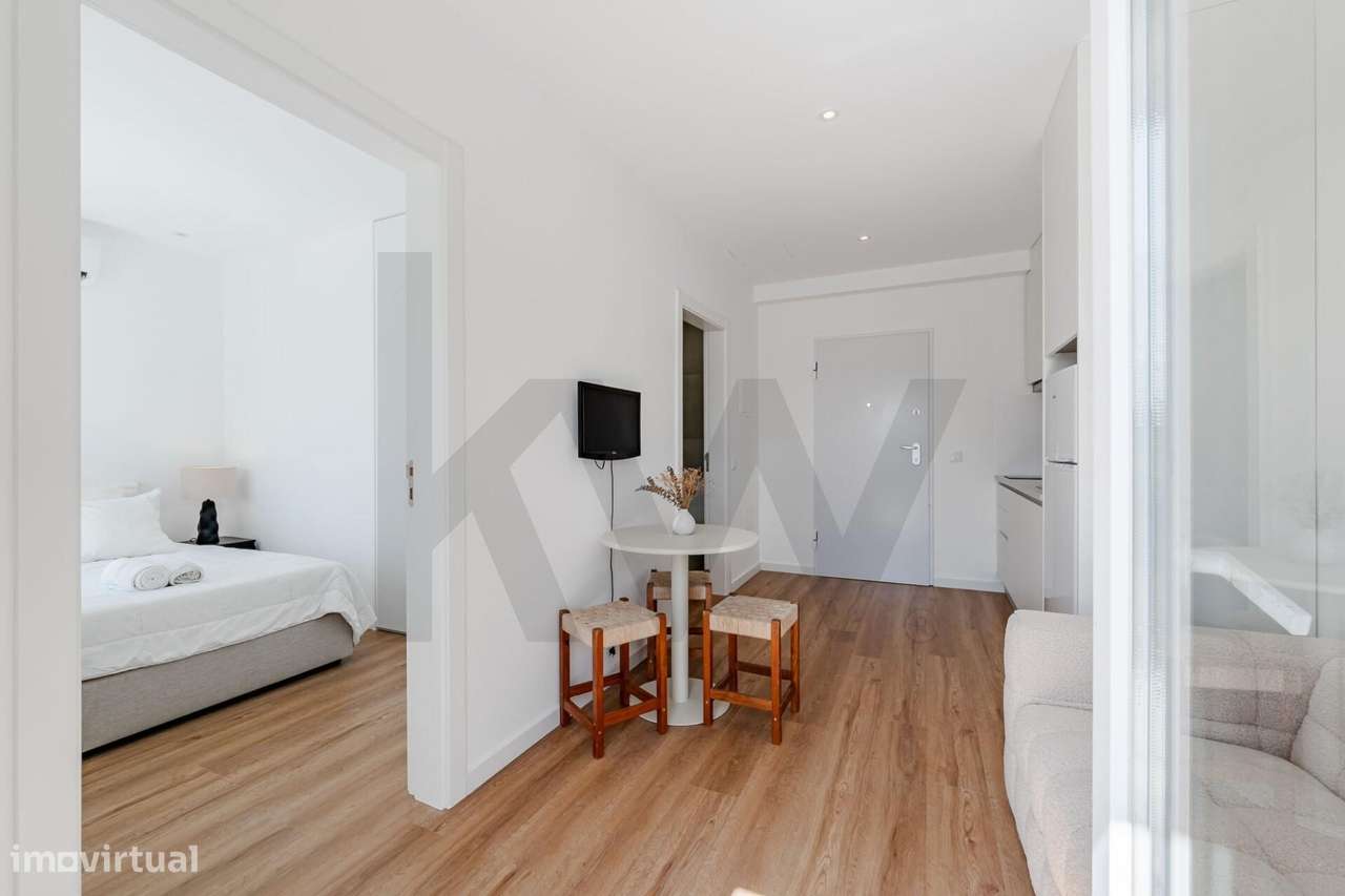 Prédio Residencial 17 Unidades – Totalmente Remodelado | Leiria-15