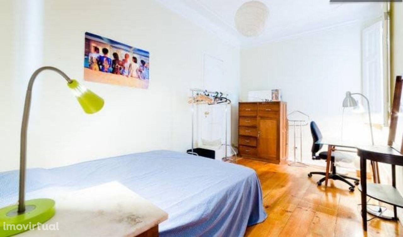 438461 - Quarto com cama de casal em apartamento com 5 quartos