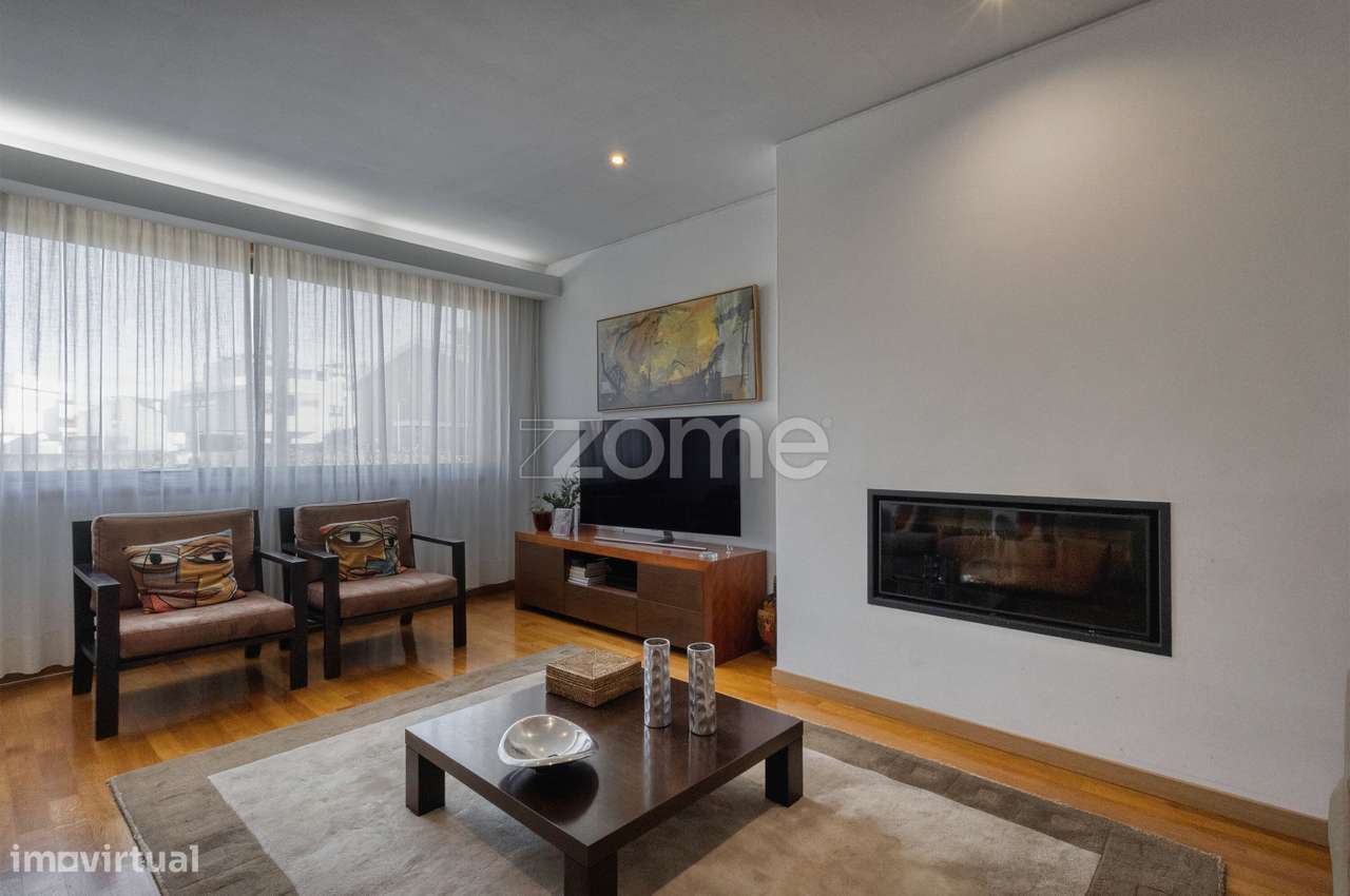 Moradia T4 com 4 suítes, na Rua Gomes Teixeira, Matosinhos-9