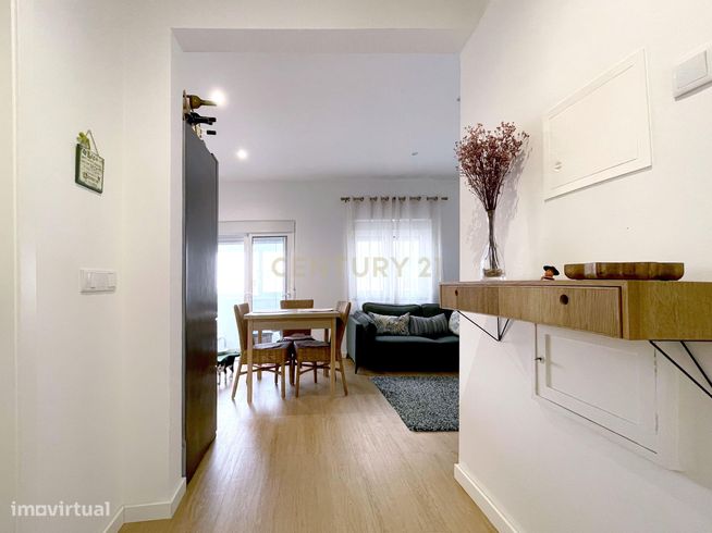 Apartamento T2 renovado em 2023-8