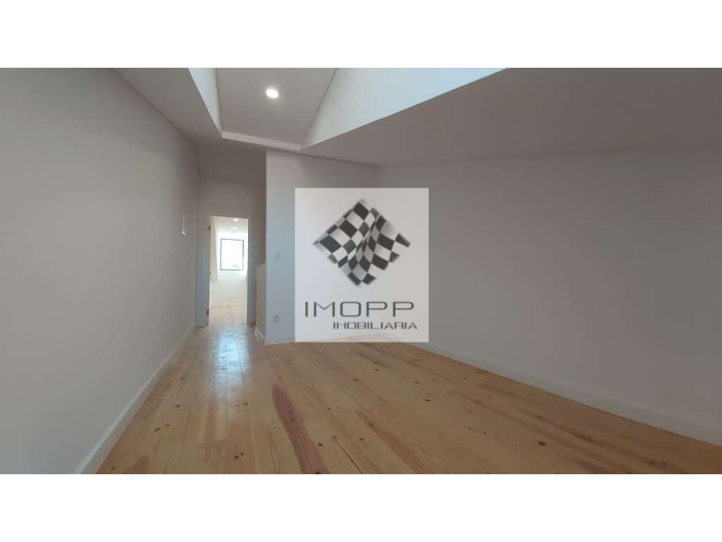 Moradia T2 +2 no centro histórico de Carnide-18