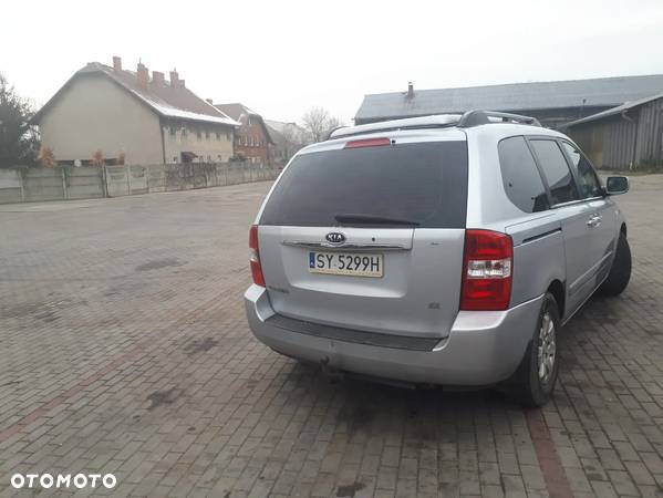 Kia Carnival 2.9 CRDi EX - 27