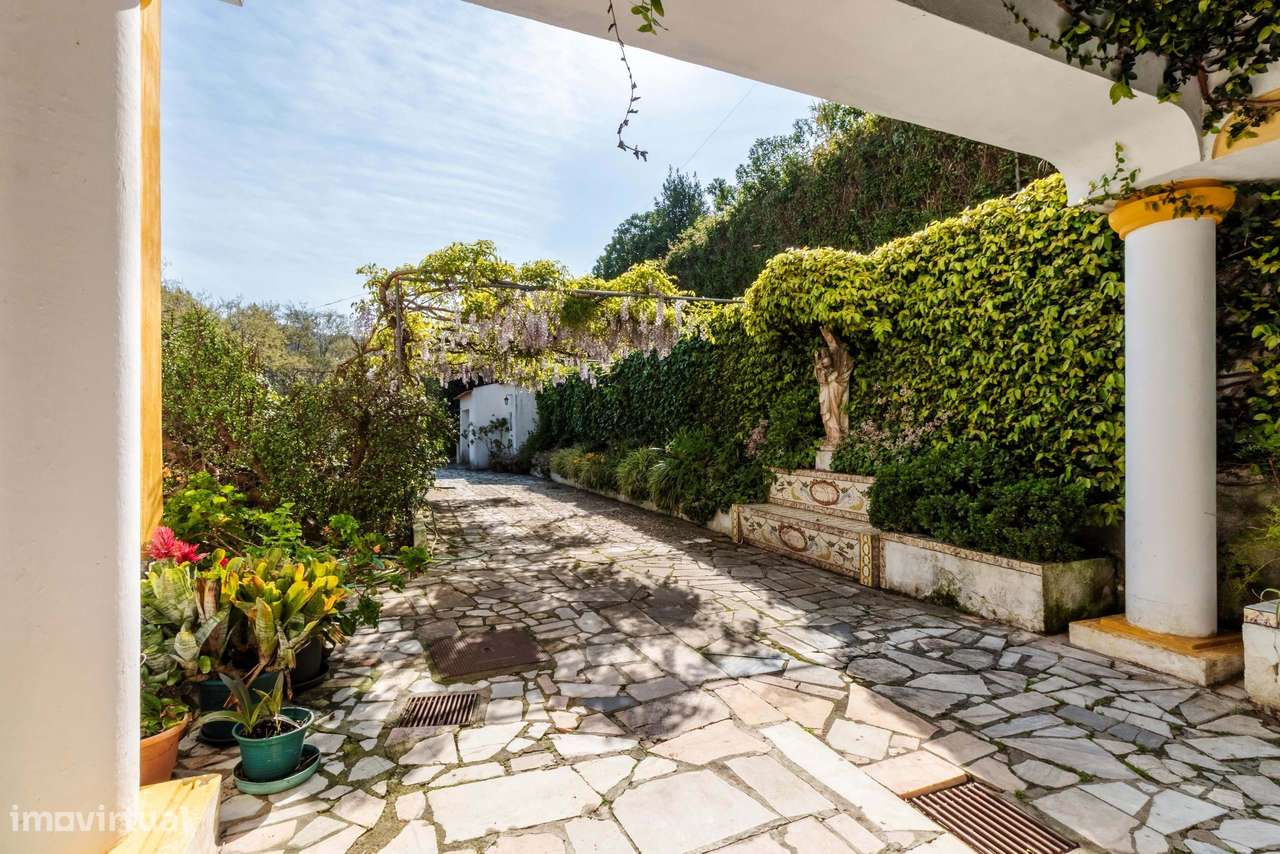 Moradia T6 c/ Terreno de 1600m2 c/ Piscina, Garagem e Anexos em Colare-5