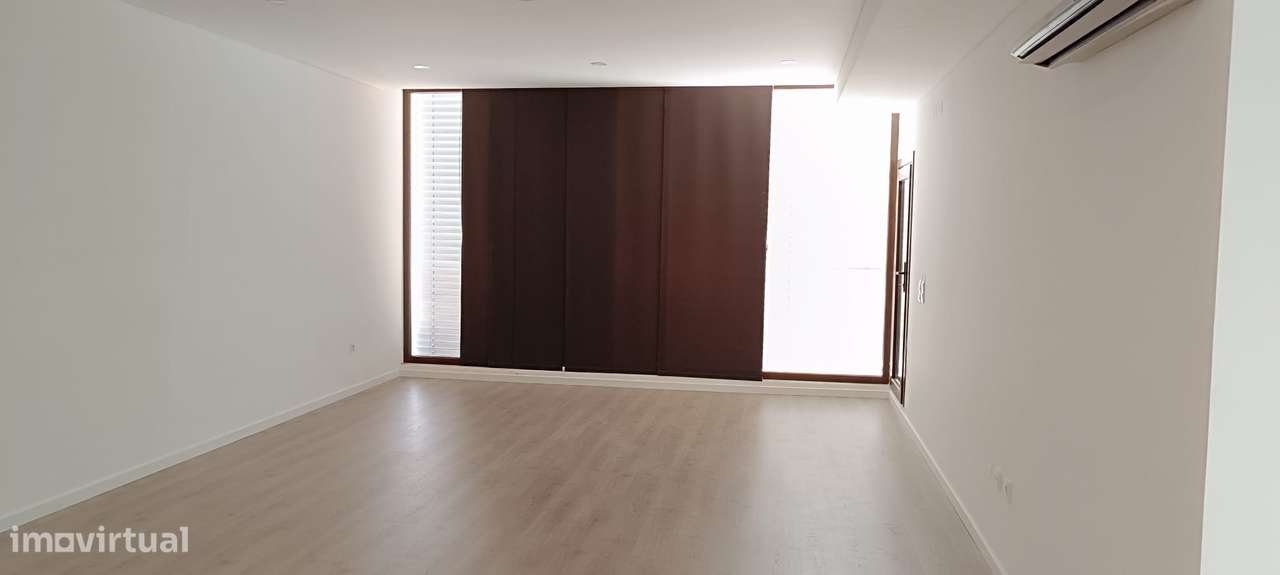 Moradia T4 Isolada na Urbanização do Bonito – Entroncamento-51