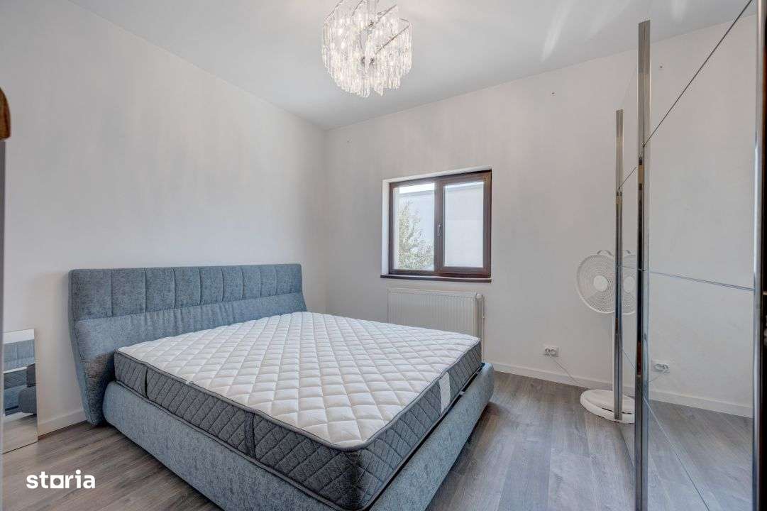 O proprietate imobiliara deosebita, formata din casa si mult teren!-12