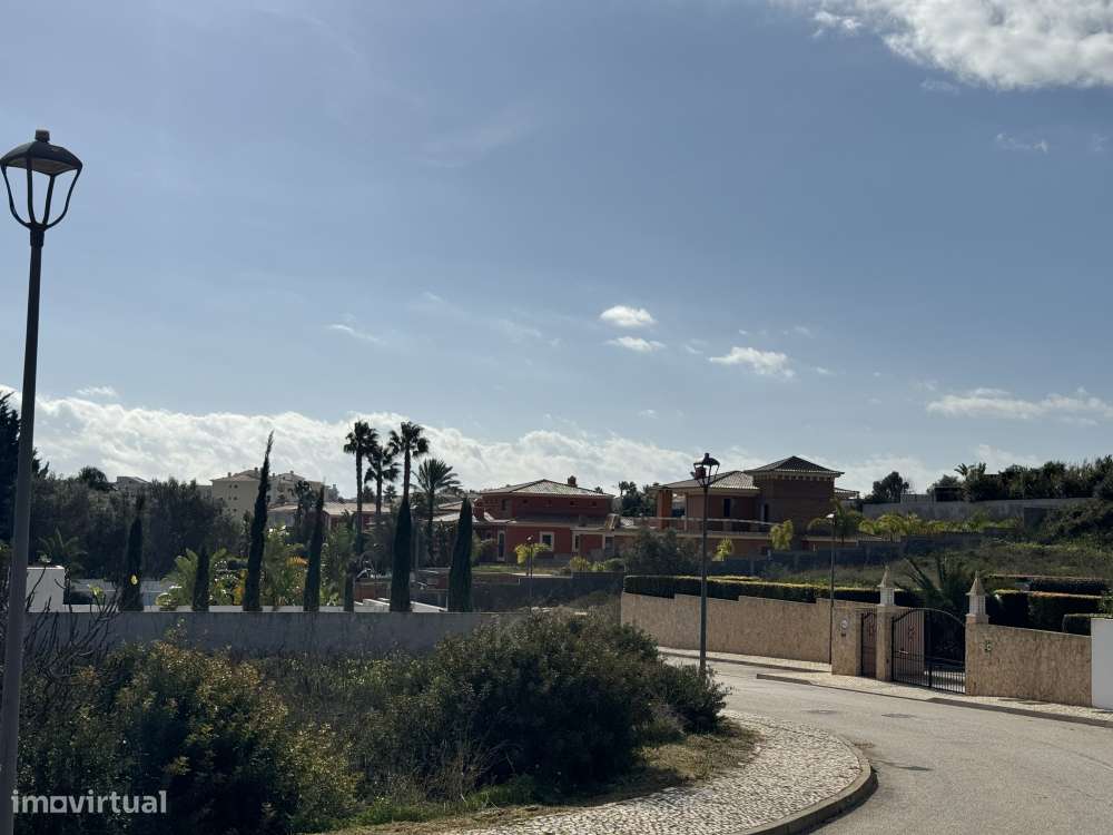 Terreno com Casa para Reabilitar e Projeto Aprovado - Porto de Mós, La - Grande imagem: 5/18