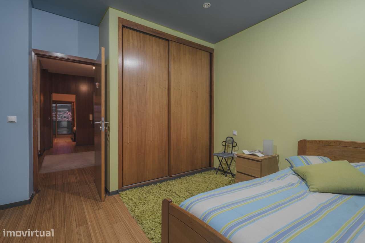 Moradia T4 com jardim e garagem dupla a 6 min do centro de Braga-13