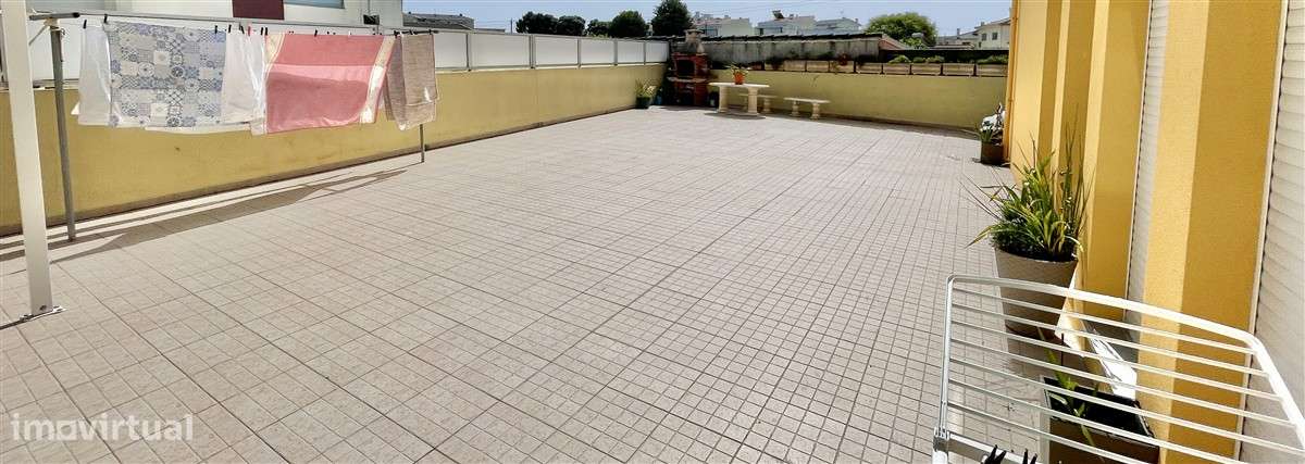 Andar de Moradia T2-Aver-o-Mar-Terraço-garagem fechada-23