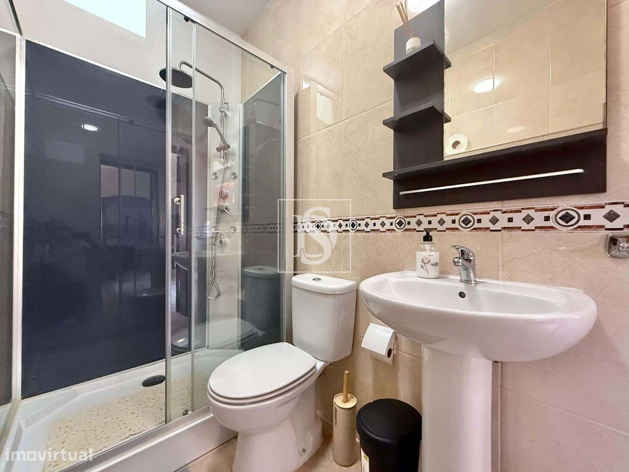 Moradia Multifamiliar - Oportunidade Única de Negócio-23