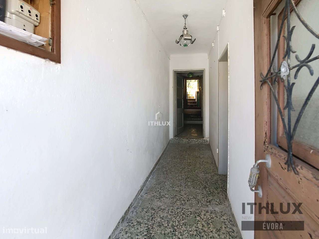 Moradia T2+1 Unifamiliar com generoso Quintal - Grande imagem: 3/24