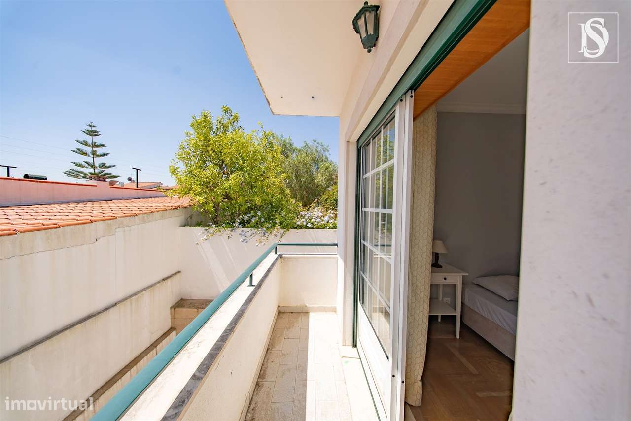 Apartamento T4 c/ Garagem-28