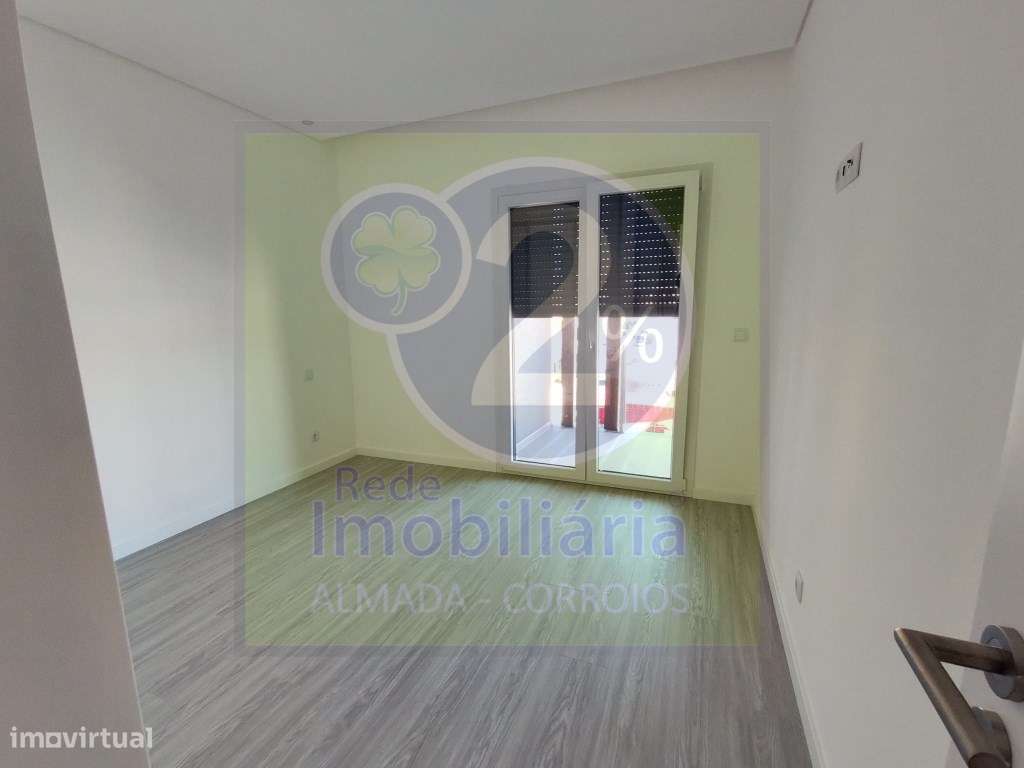 Moradia V4, nova, bem localizada - Grande imagem: 2/3