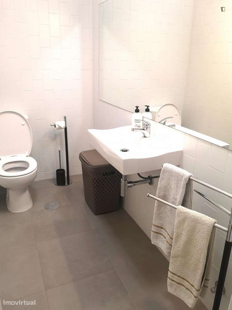 Apartamento com 4 quartos - localizado em Senhora da Hora Porto - Grande imagem: 5/7