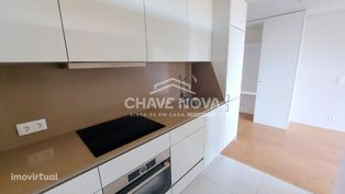 Apartamento T0 - Sra da Hora (Montes Caulinos) em prédio de luxo