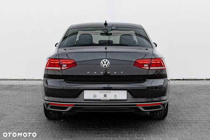 Volkswagen Passat 2.0 TDI Elegance DSG - 9