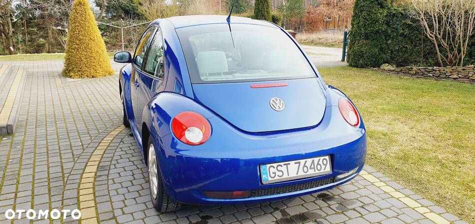 Volkswagen New Beetle - 10