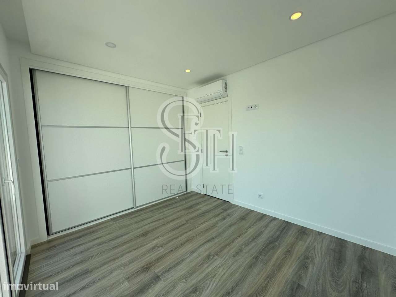 MORADIA V3+1 CENTRO DA CIDADE-25