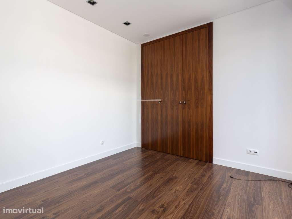 Moradia térrea com piscina salgada aquecida - Marisol-8