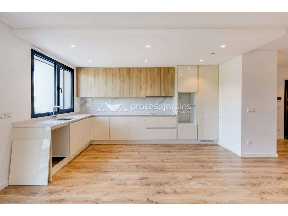 Apartamento T3 novo com espaço exterior privativo-3
