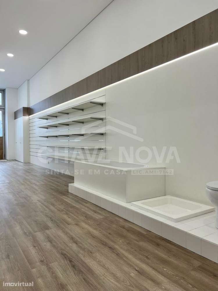 Espaço comercial com 110m2 à venda em Matosinhos Sul - Grande imagem: 5/9