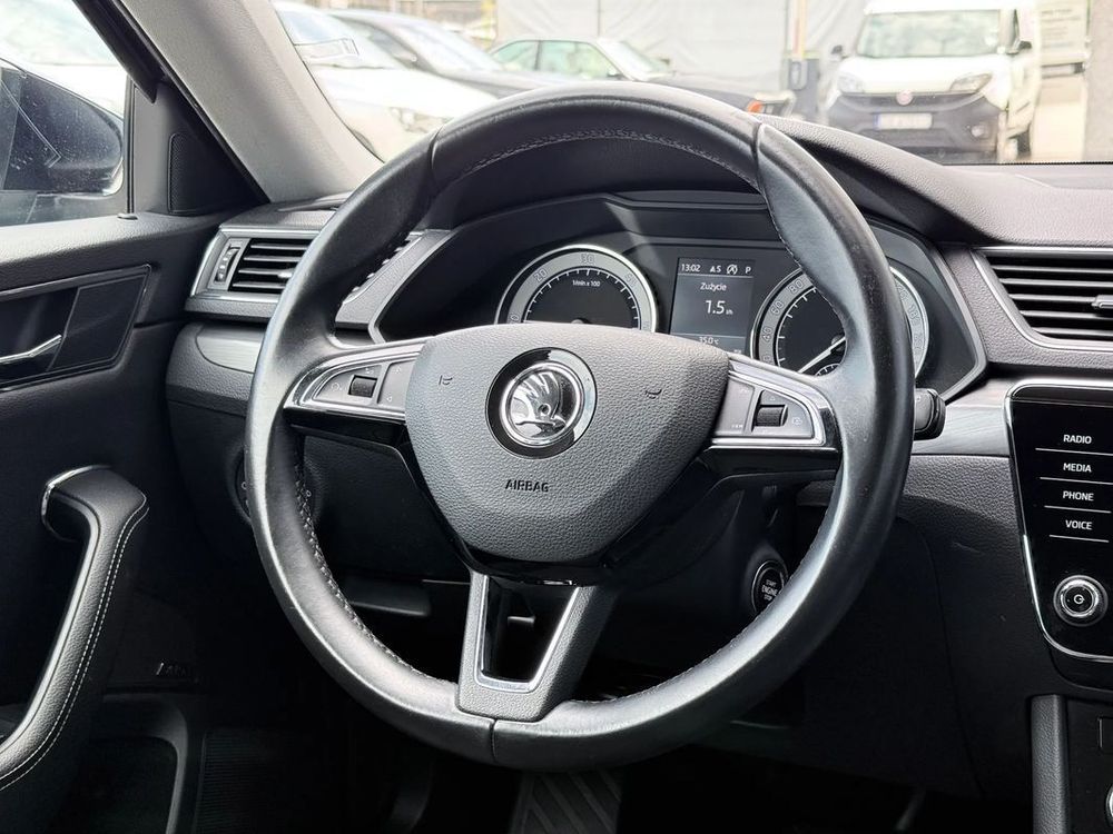 Skoda Superb 2.0 TDI Scr 4X4 Style DSG 2019 — zdjęcie 3