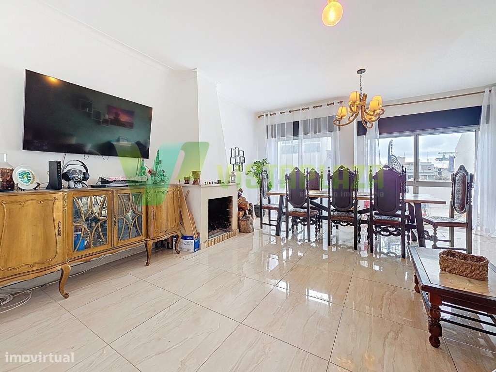 Apartamento Duplex T3 Remodelado no Centro de Portimão-1