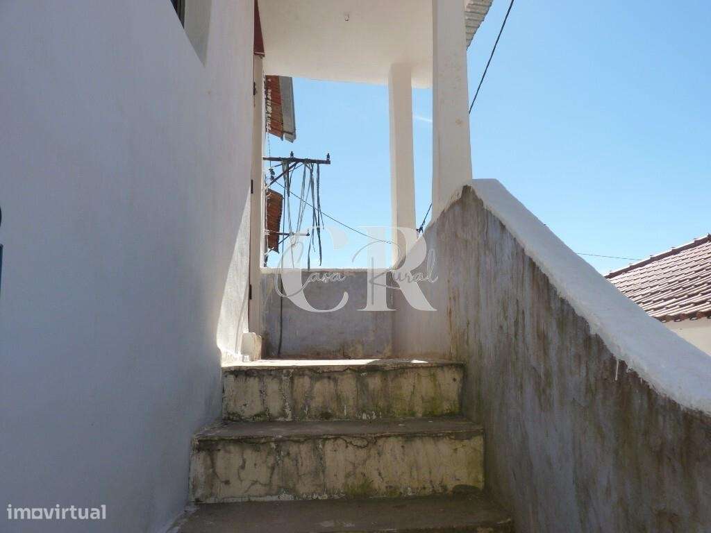 Duas casas habitáveis numa aldeia tradicional de montanha em Alvares,-4