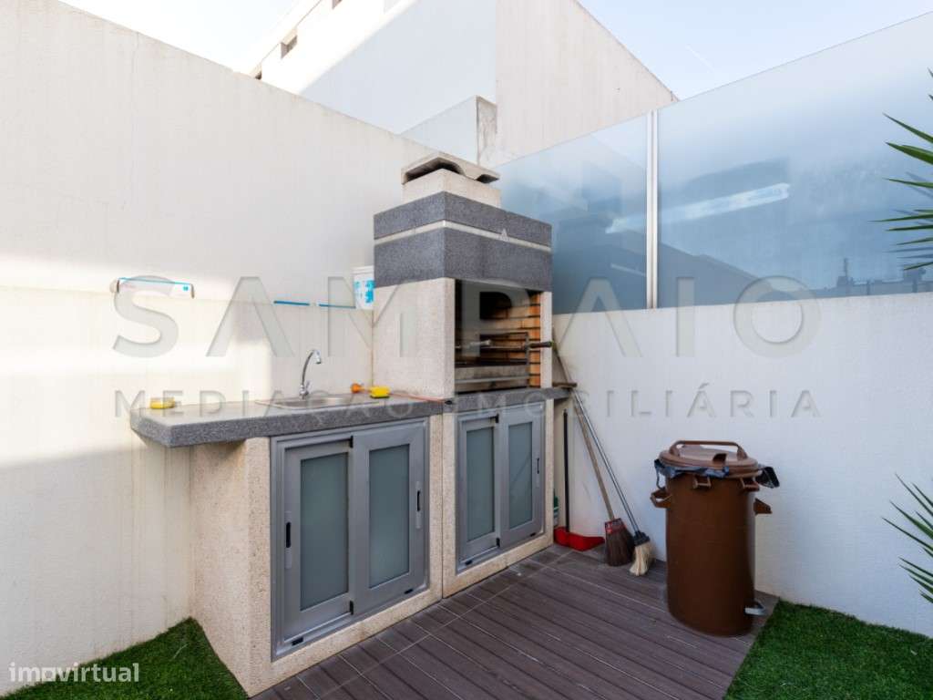 Moradia T3+1 em São Pedro da Cova-36