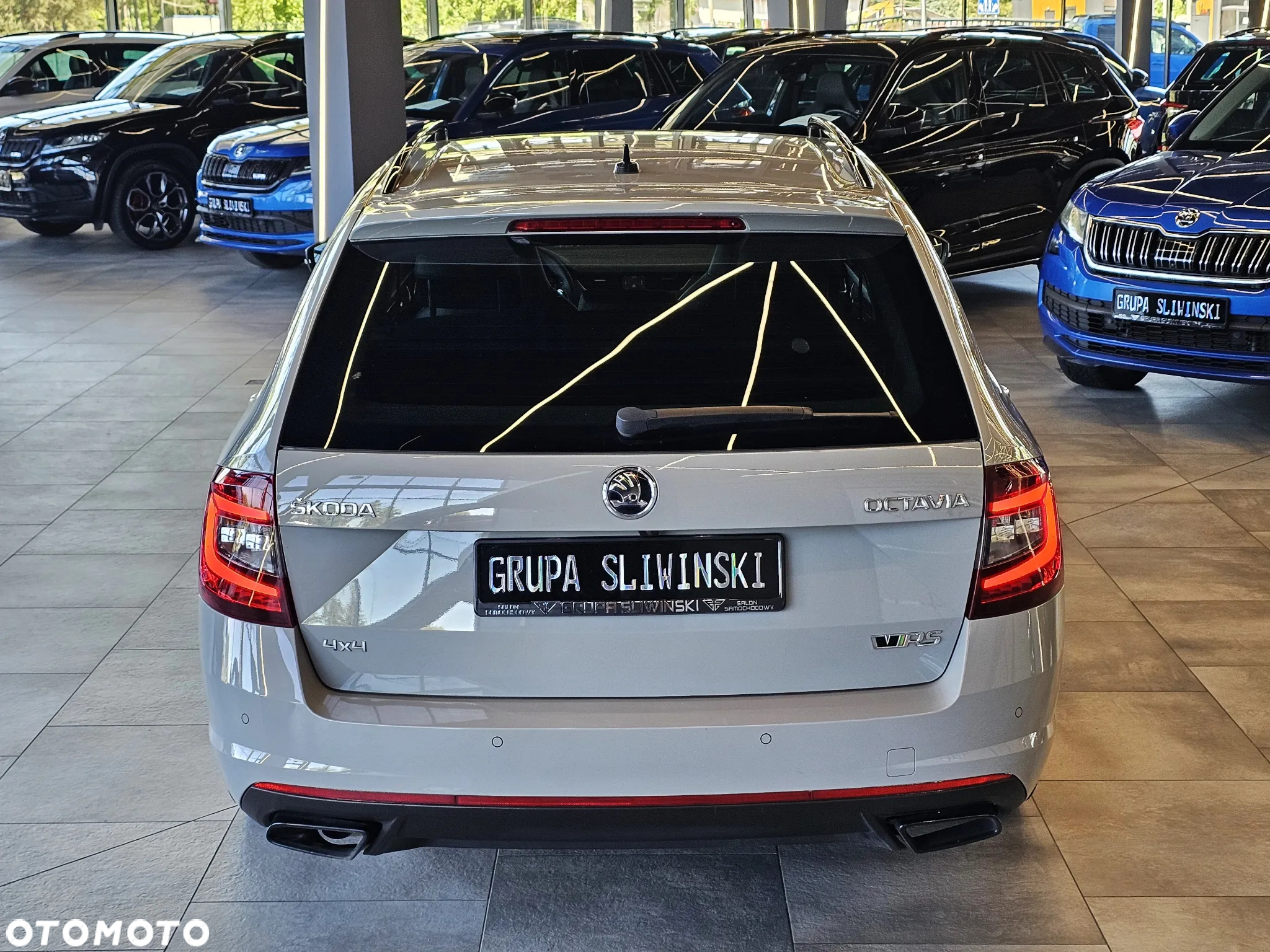 Skoda Octavia Combi 2.0 TDI 4x4 DSG RS - 7