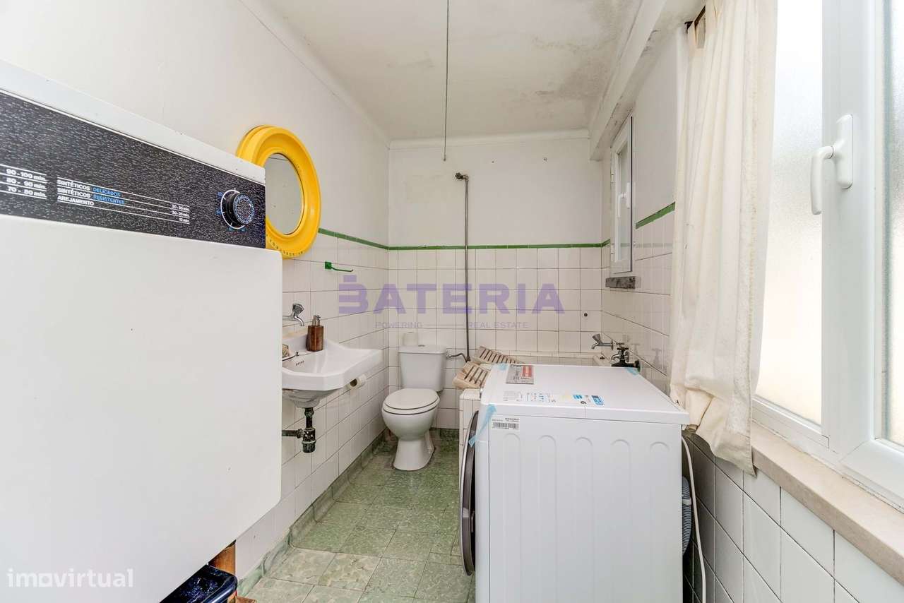 Moradia Independente T5 em Linda-a-Velha-13