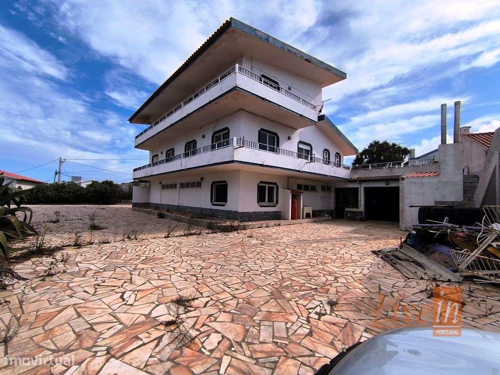 Moradia T8 com Vista Direta de Mar em Ribamar - Grande imagem: 3/50