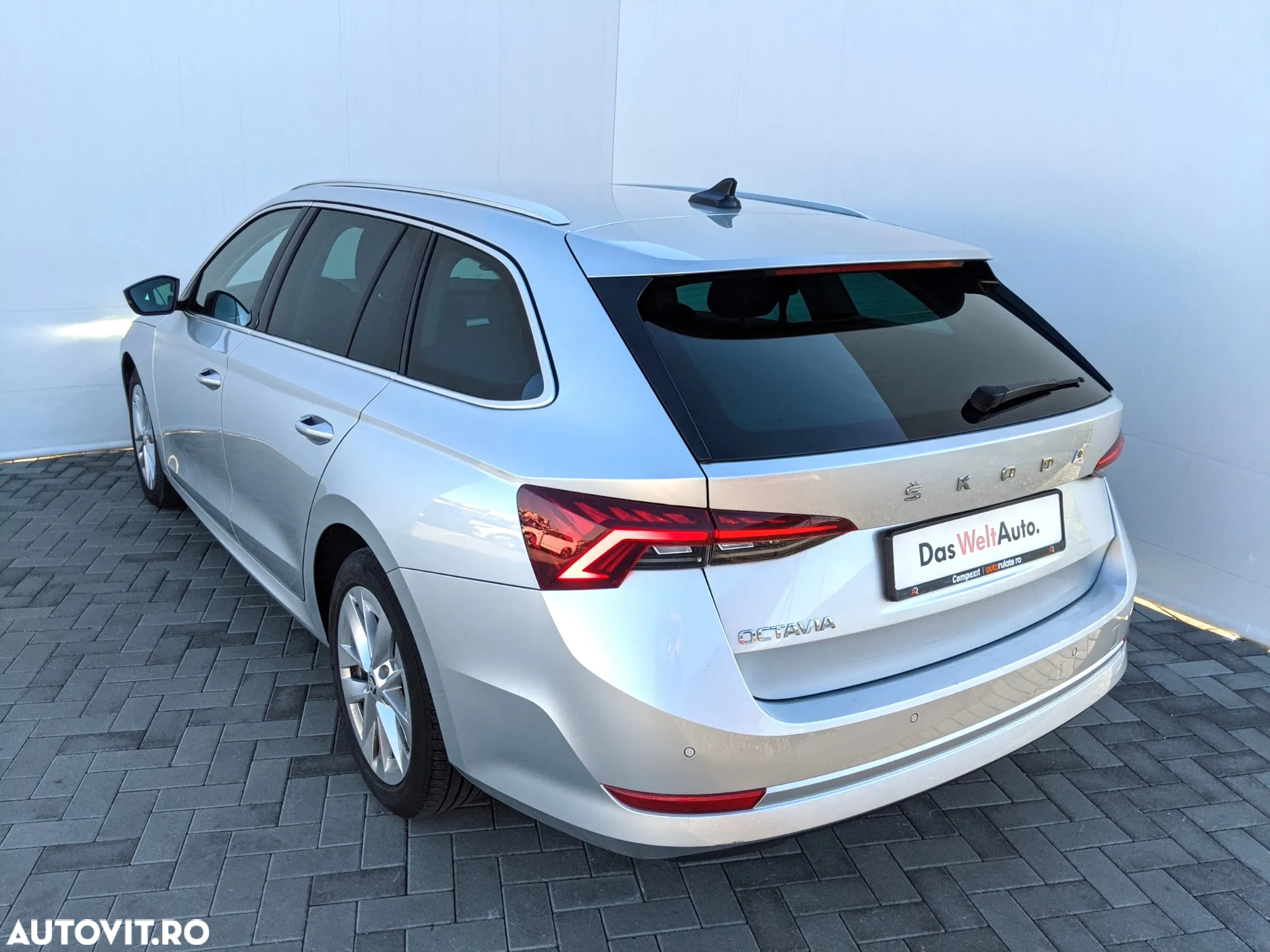 Skoda Octavia Combi 2.0 TDI DSG Style - 3