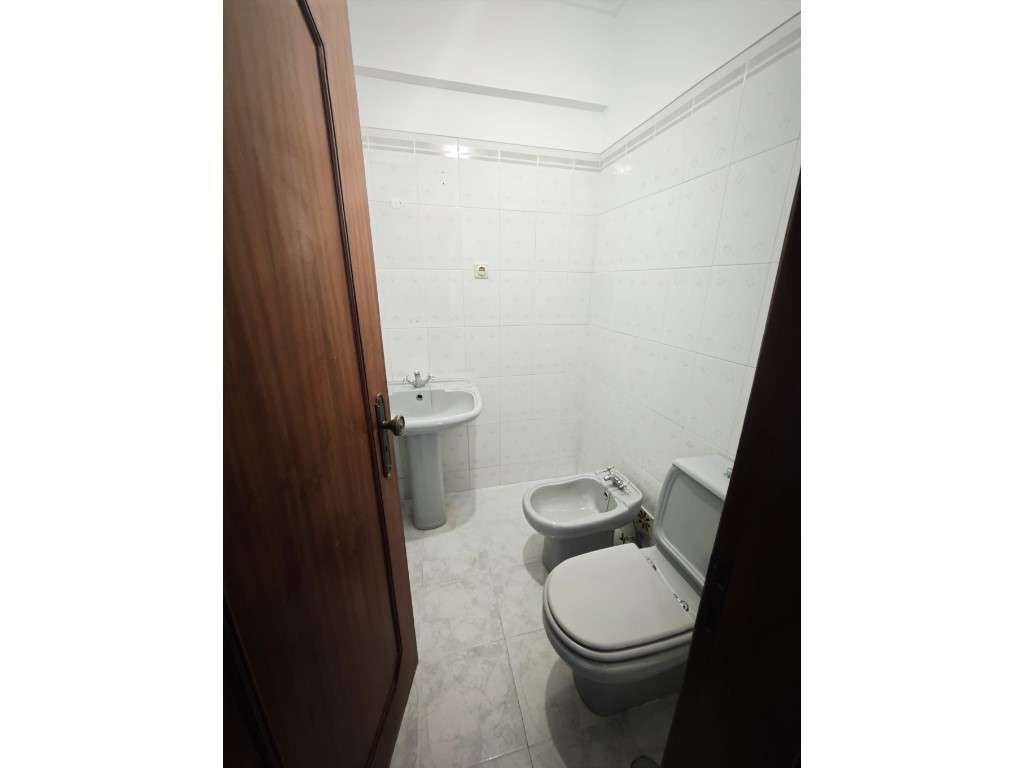 Apartamento no centro da Cova da piedade em predio de prestígio-16