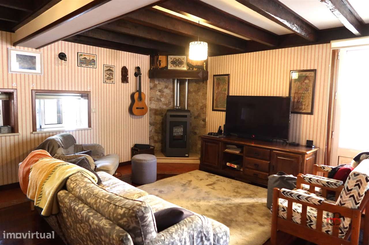 Oportunidade Única: Moradia T3 no Centro de Gondomar-23