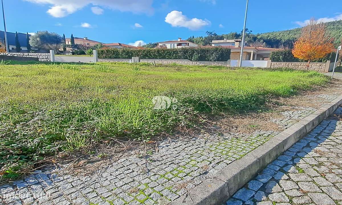 Terreno 760 m² - Vermoim - Grande imagem: 2/8