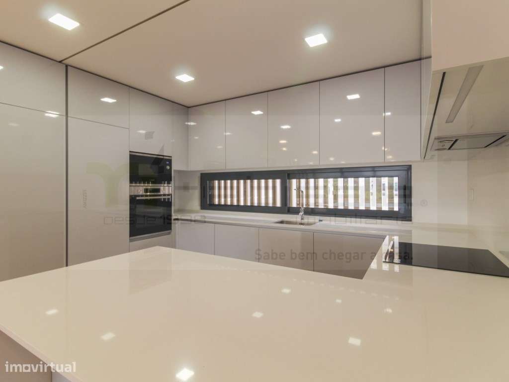 Moradia de Luxo com elevador, piscina e vista panorâmica, em Loures-14