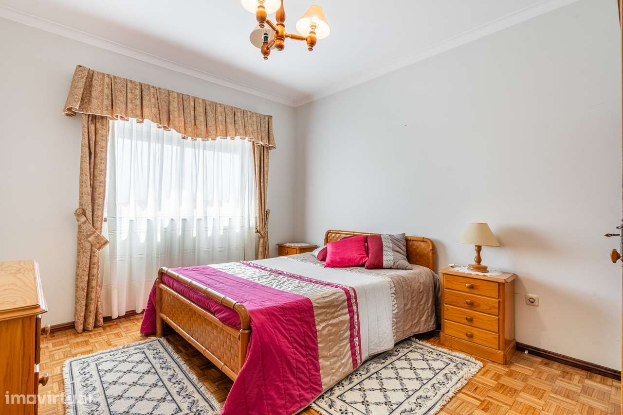 Apartamento T3 Centro da Lixa-13