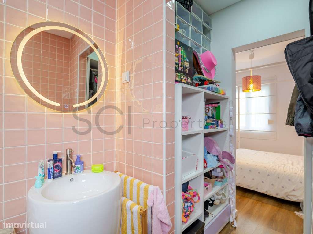Moradia T3 com piscina nas Quintinhas, Charneca da Caparica. Estilo...-22