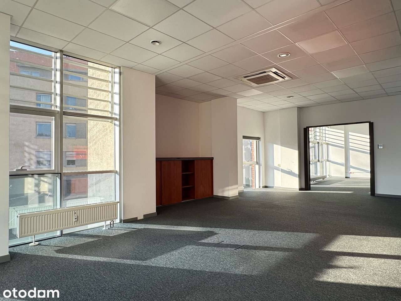 Reprezentacyjny obiekt biurowo - mieszkalny, znakomita lokalizacja.-1