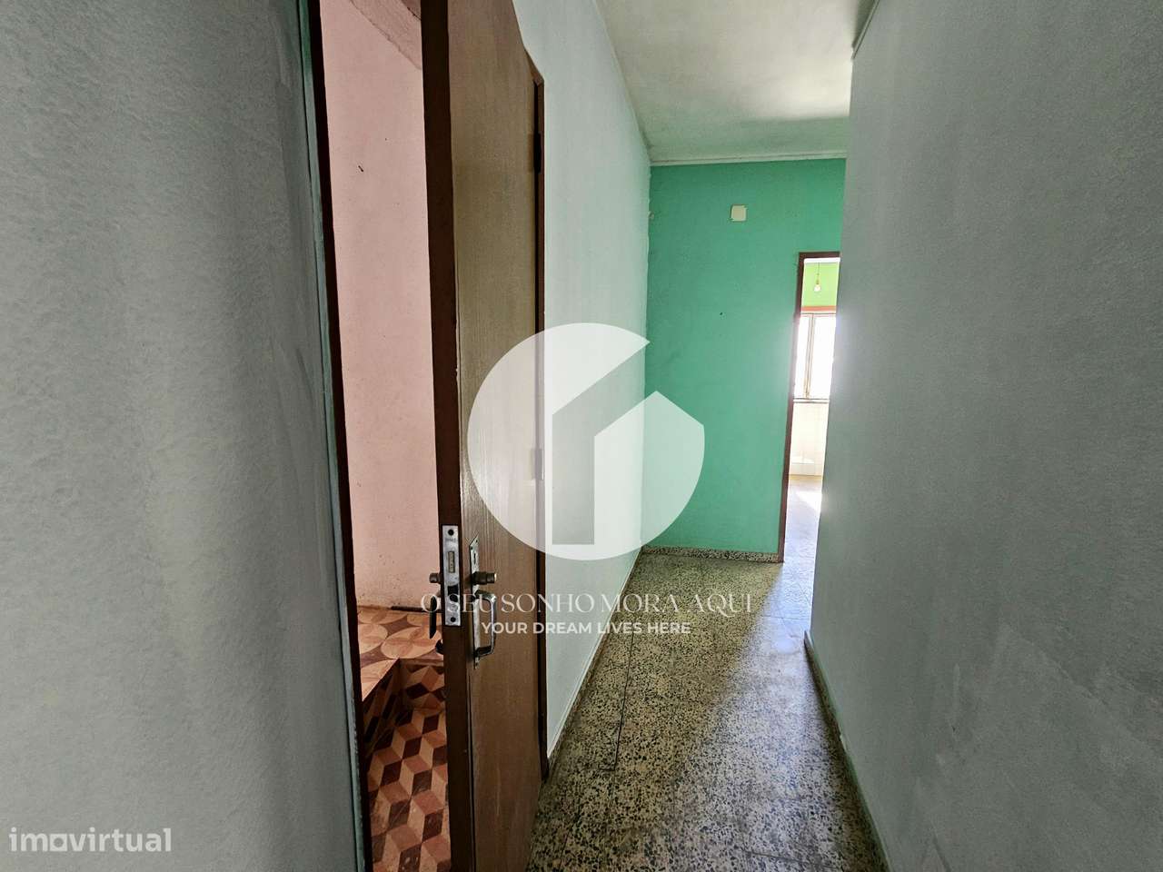 Moradia T5 com pisos independentes em Estoi-30